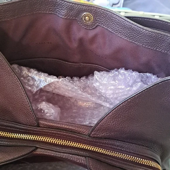 NEW COACH EDIE 31 Turnlock Burgundy, Oxblood Pebble Leather Shoulder - Picture 13 of 16